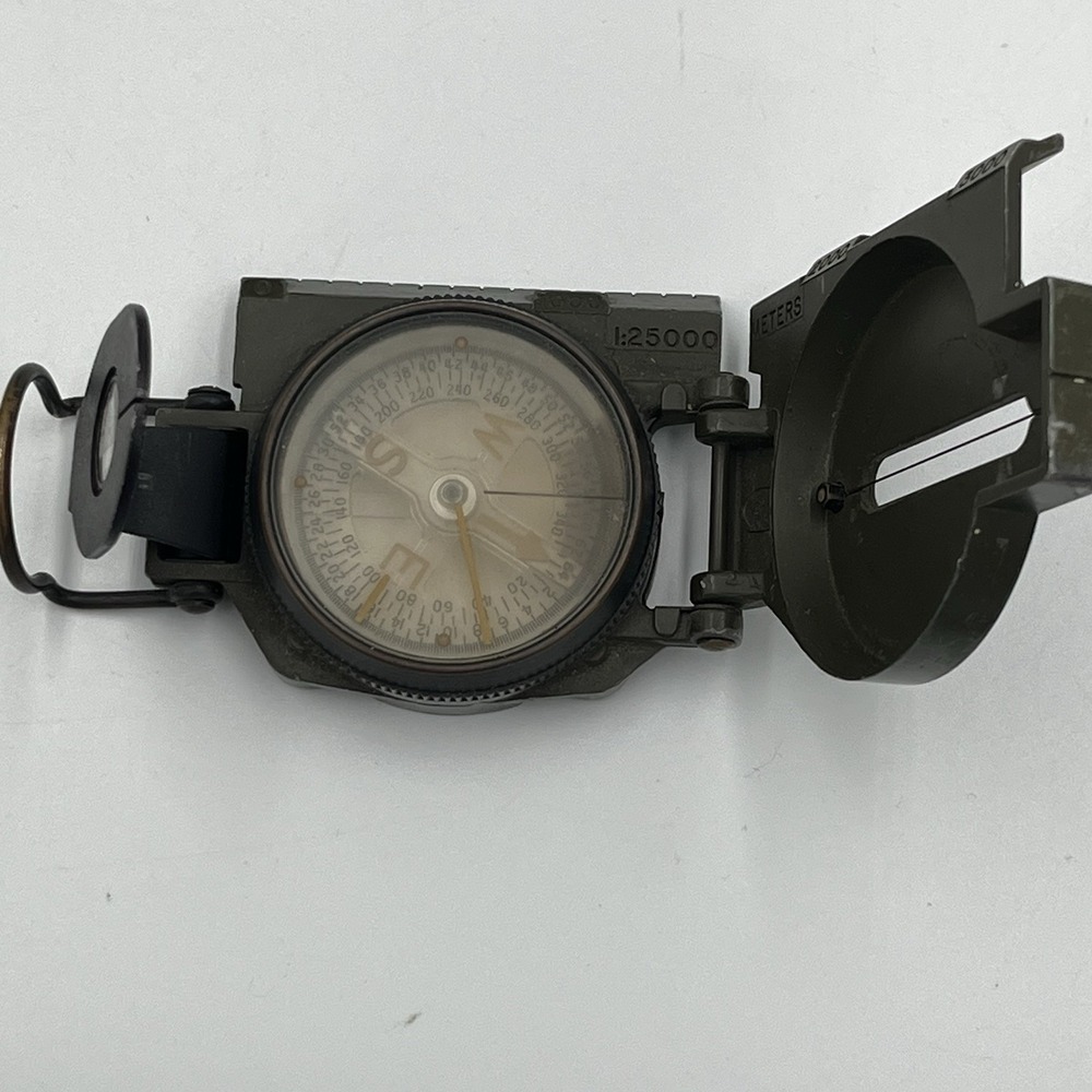 1953 Korean War Lensatic Magnetic Marine Compass Co Pembroke, Mass Marine Corpโ